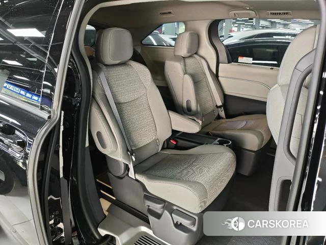 Toyota Saina 2026 Черный из Китая, фото 6