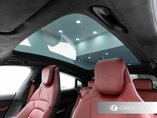 Porsche Taycan 2024 Жемчужный цвет из Кореи, фото 6