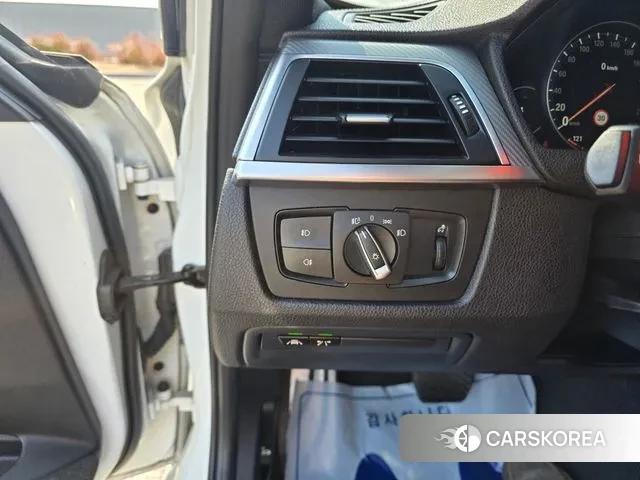 BMW 3 Series (F30) 2018 Белый из Кореи, фото 6