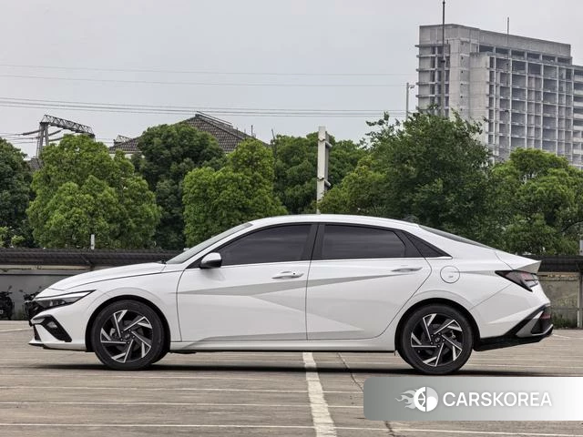 Hyundai Elantra 2024 Белый из Китая, фото 6