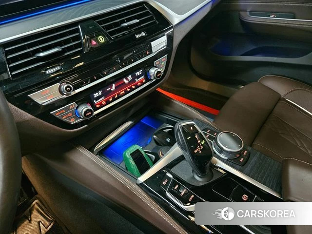 BMW 6 Series GT (G32) 2022 Серебристо-серый из Кореи, фото 6