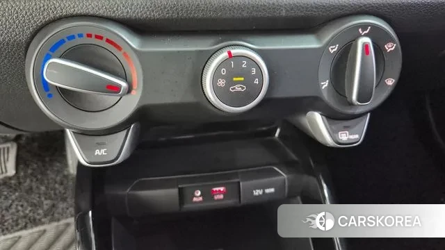 Kia Stonic 2019 Красный из Кореи, фото 6