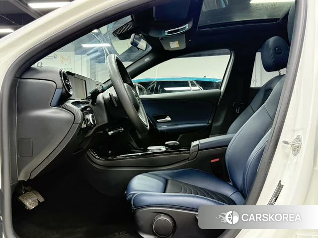 Mercedes-Benz Class A 2022 Белый из Китая, фото 6