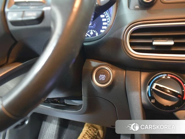 Hyundai Kona 2018 Небесно-голубой из Кореи, фото 6