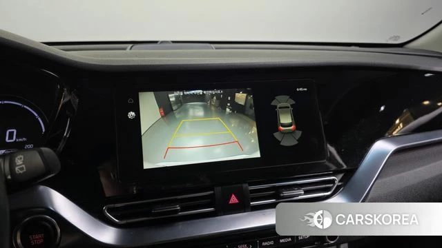 Kia Niro Plus 2023 Белый из Кореи, фото 6