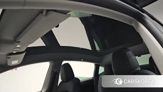 Tesla Model Y 2023 Белый из Кореи, фото 6