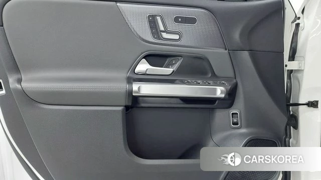 Mercedes-Benz EQB X243 2023 Белый из Кореи, фото 6