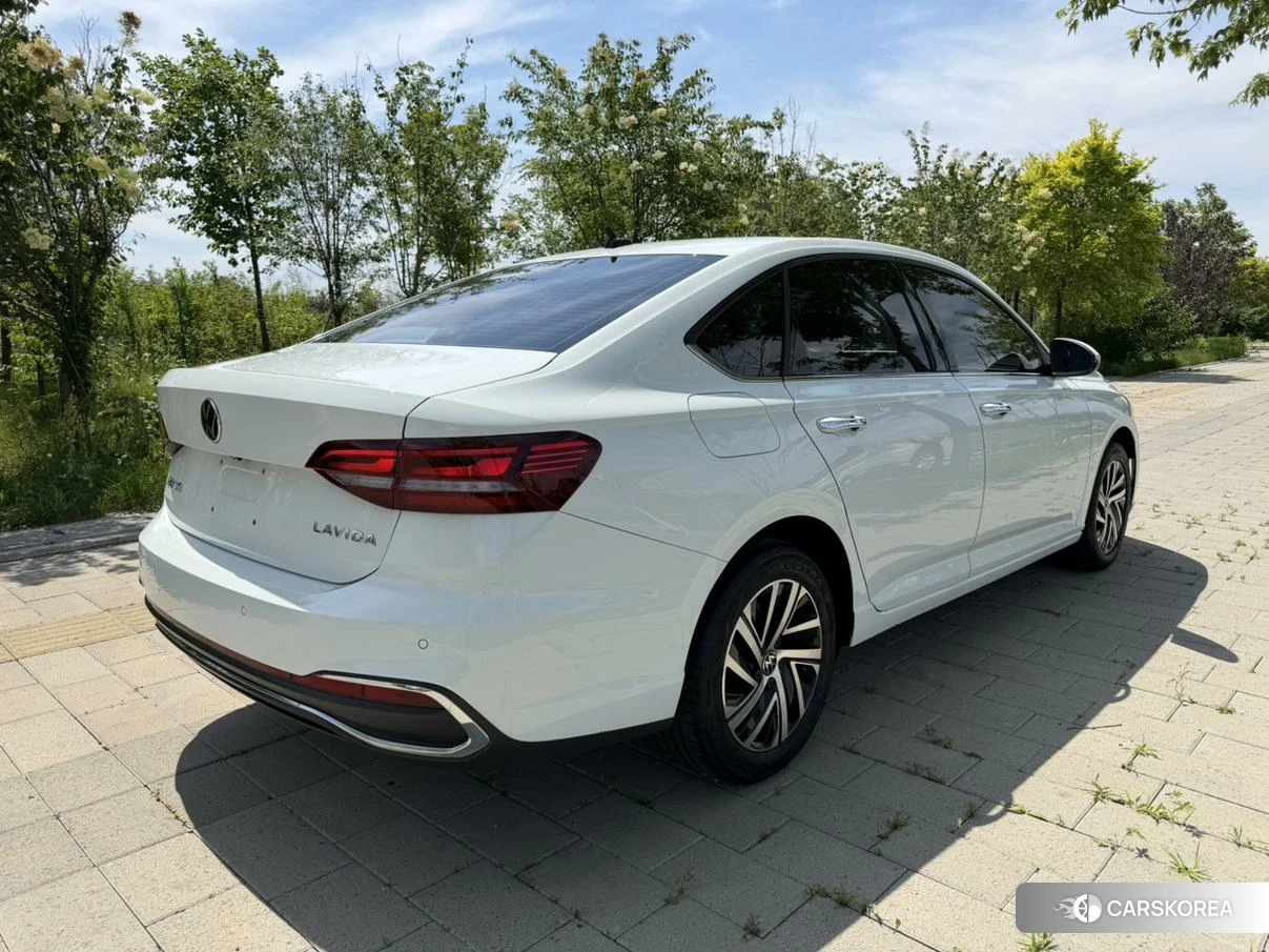 Volkswagen Lavida 2023 Белый из Китая, фото 6