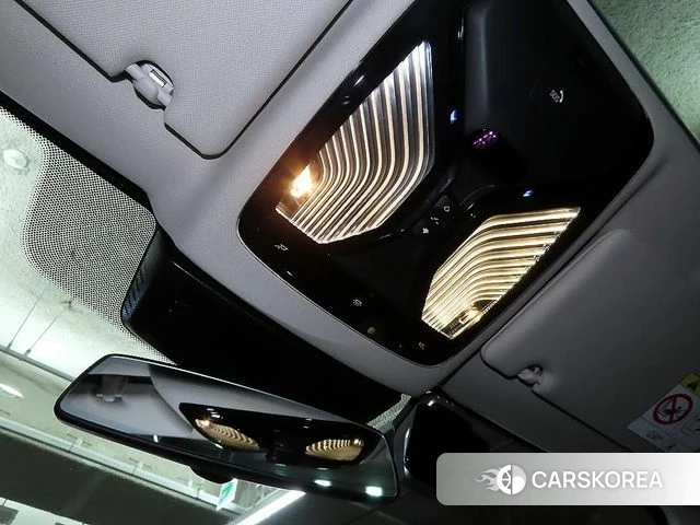 BMW 5 Series (G30) 2023 Серебристо-серый из Кореи, фото 6