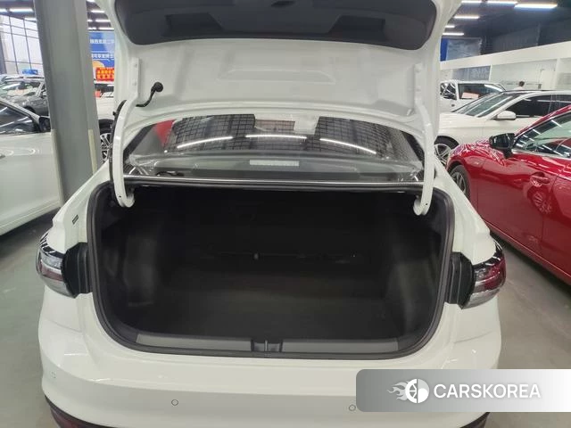 Volkswagen Lavida 2025 Белый из Китая, фото 6
