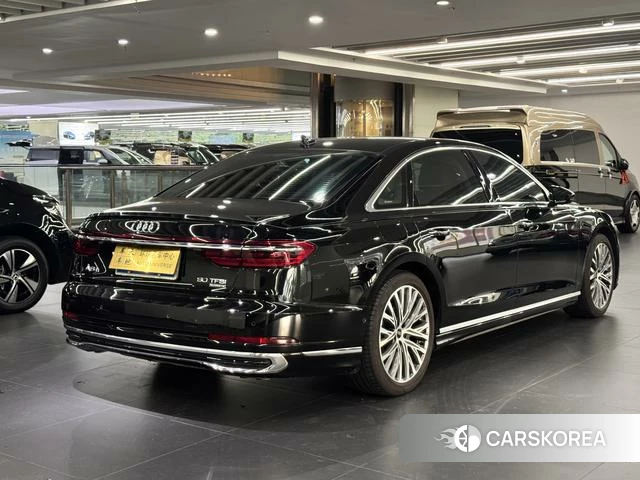Audi A8 2023 Черный из Китая, фото 6