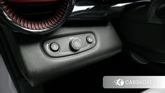 Chevrolet (GM Daewoo) Trax Crossover 2024 Белый из Кореи, фото 6