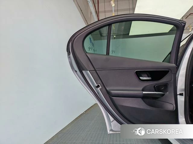 Mercedes-Benz Class C 2021 Серебристо-серый из Китая, фото 6