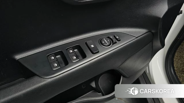 Kia Stonic 2018 Белый из Кореи, фото 6