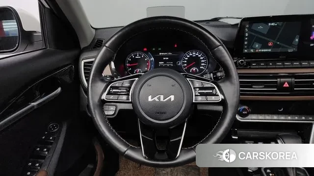 Kia Seltos 2022 Белый из Кореи, фото 6