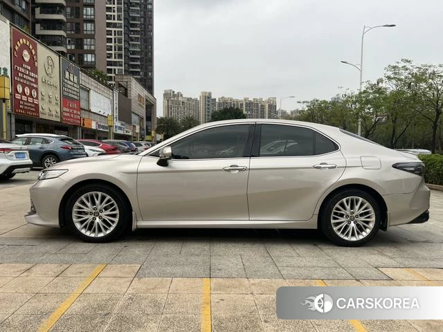 Toyota Camry 2021 Серебристо-серый из Китая, фото 6