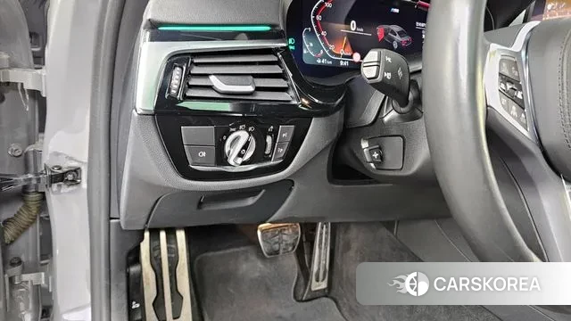 BMW 5 Series (G30) 2022 Серый из Кореи, фото 6