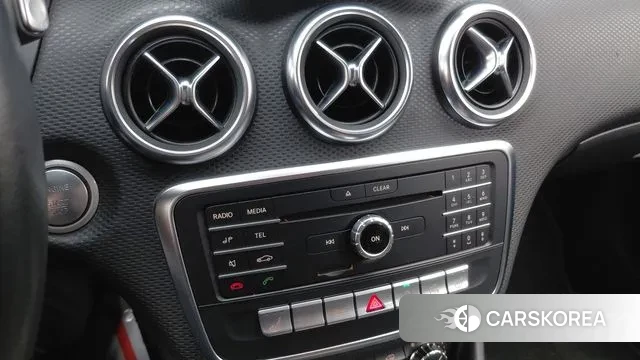 Mercedes-Benz A-Class W176 2018 Белый из Кореи, фото 6