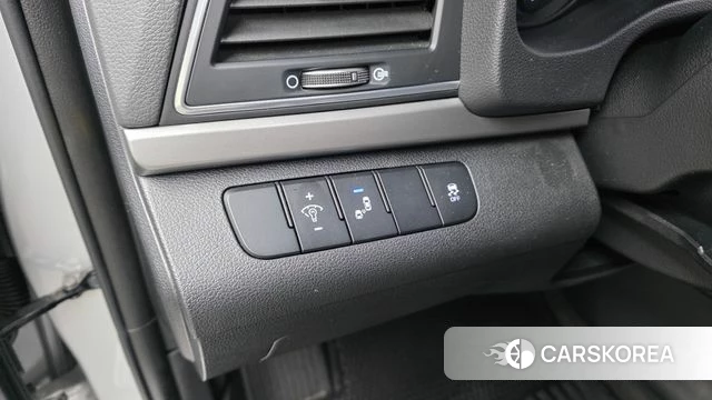 Hyundai Avante AD 2018 Серебристо-серый из Кореи, фото 6