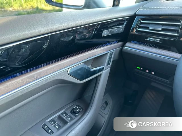 Volkswagen Touareg 2021 Черный из Китая, фото 6