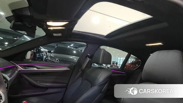 BMW 5 Series (G60) 2023 Черный из Кореи, фото 6