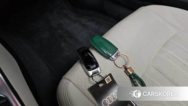Audi A6 (C8) 2023 Серебристо-серый из Кореи, фото 6