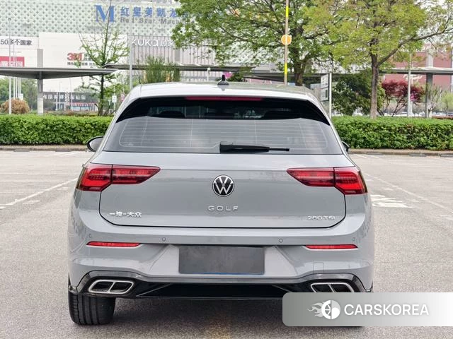Volkswagen Golf 2023 Серебристо-серый из Китая, фото 6