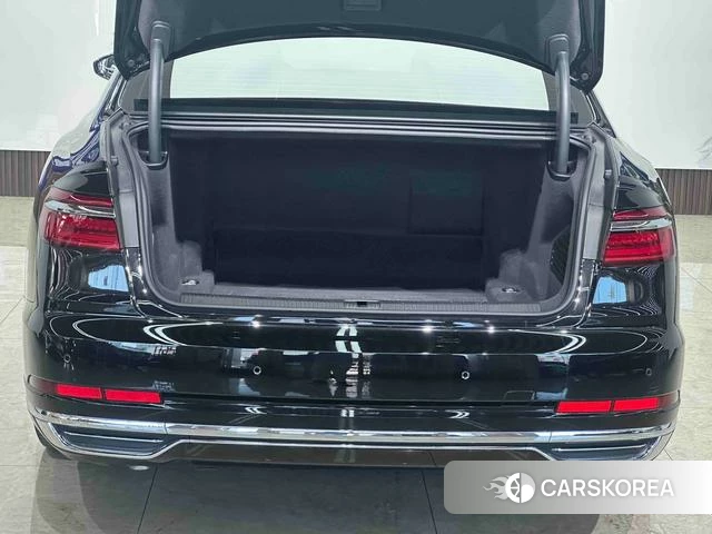 Audi A8 2021 Черный из Китая, фото 6