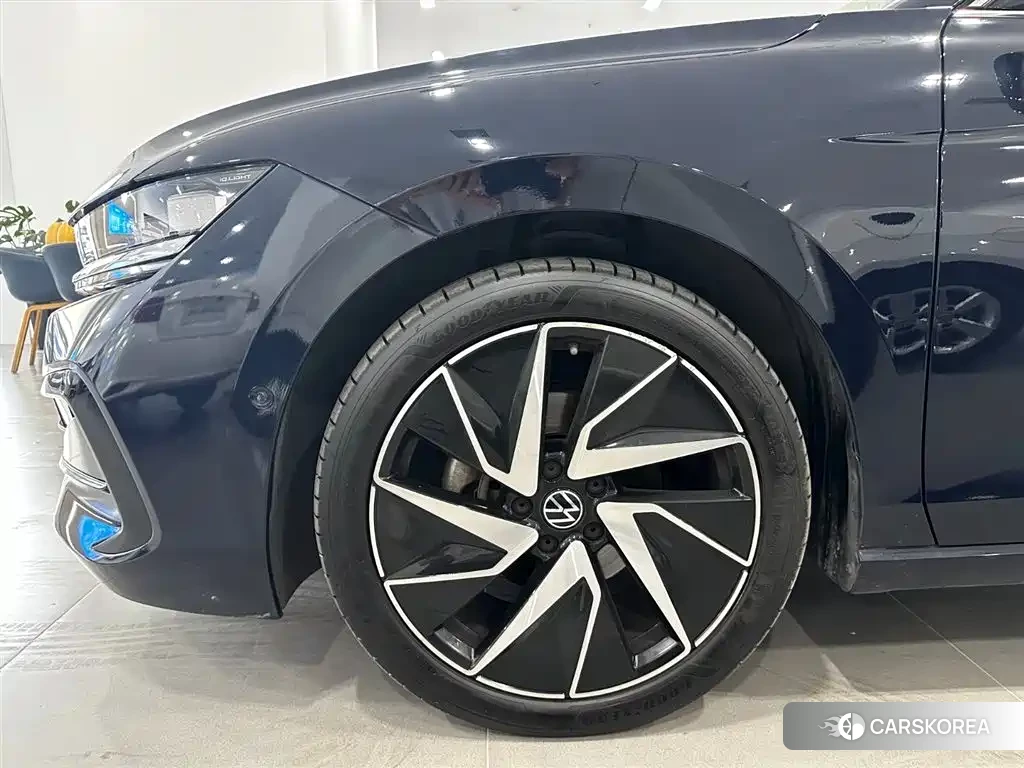 Volkswagen Magotan 2024 Синий из Китая, фото 6