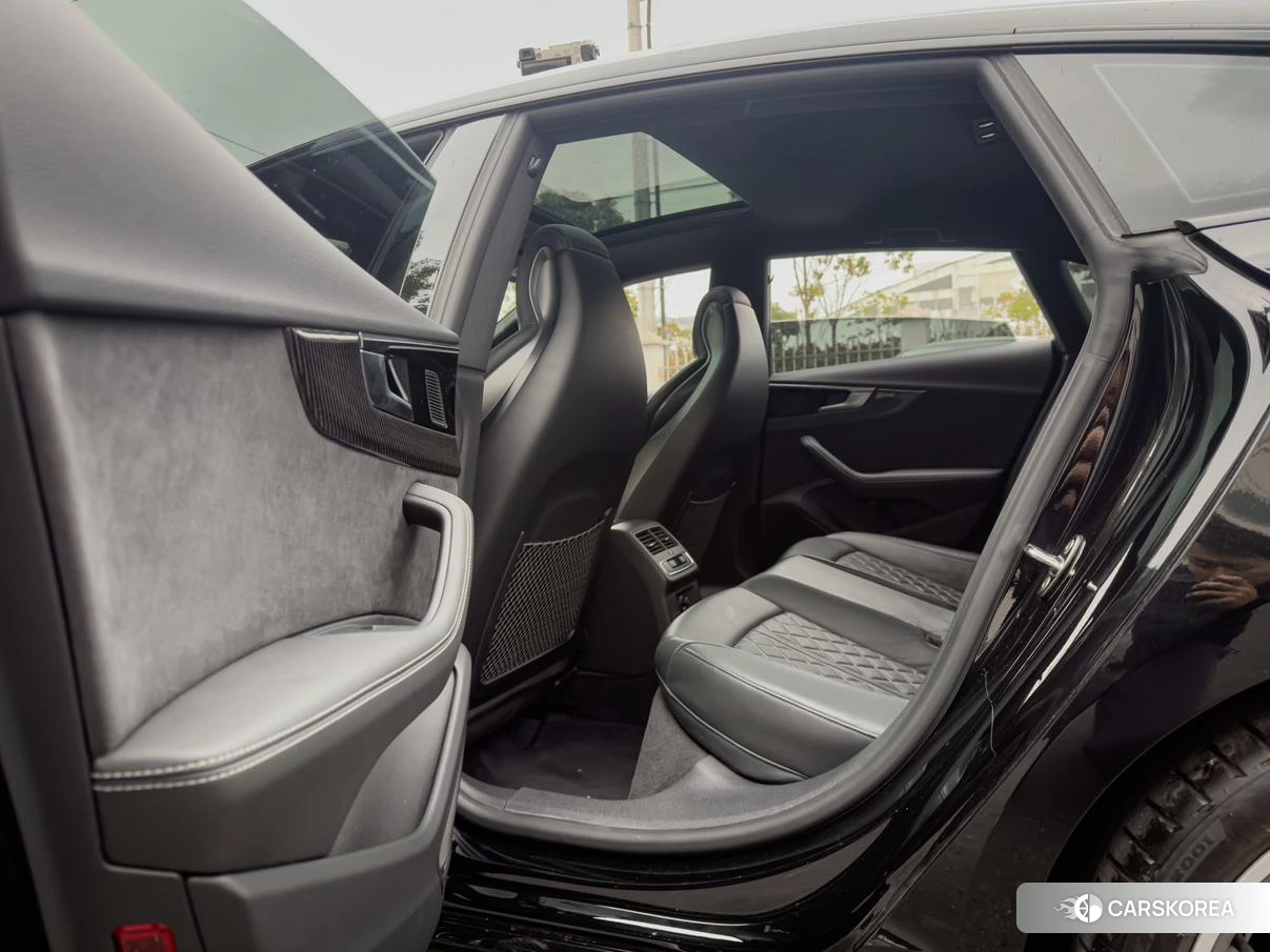 Audi S5 2021 Черный из Китая, фото 6