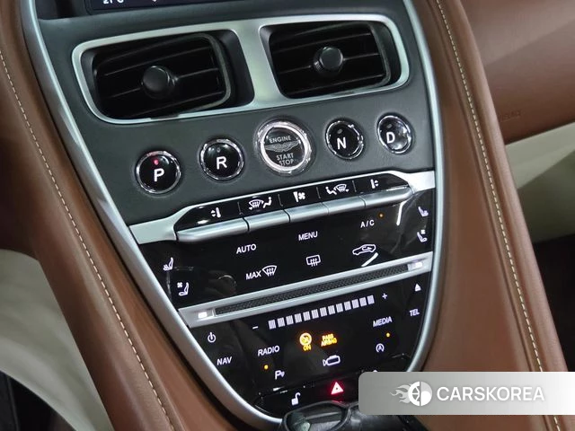 Aston Martin DB11 2019 Синий из Кореи, фото 6