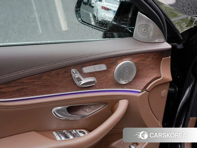 Mercedes-Benz E-class 2024 Черный из Китая, фото 6