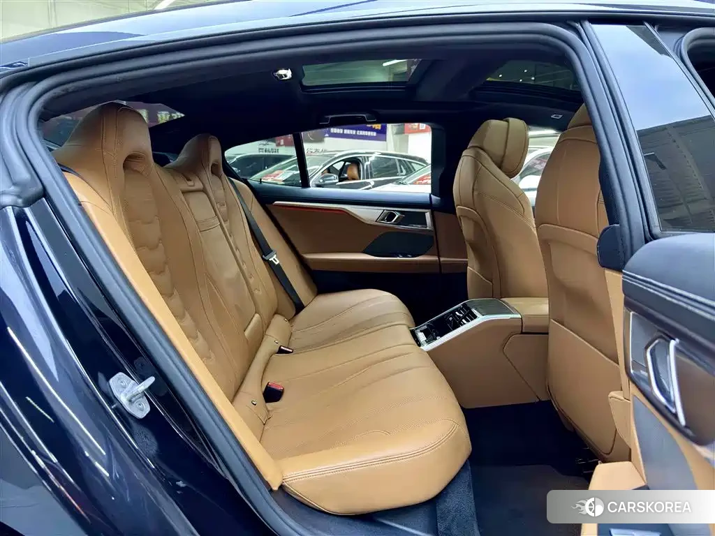 BMW 8 series 2020 Черный из Китая, фото 6