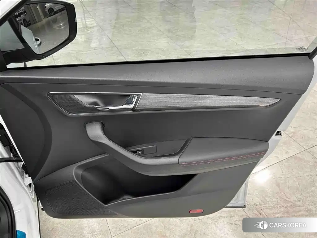 Skoda Krok 2025 Белый из Китая, фото 6