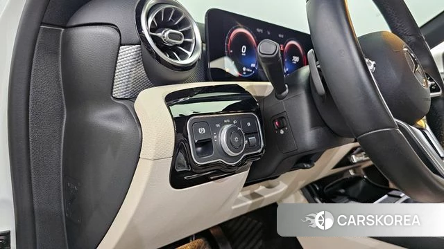 Mercedes-Benz A-Class W177 2021 Белый из Кореи, фото 6