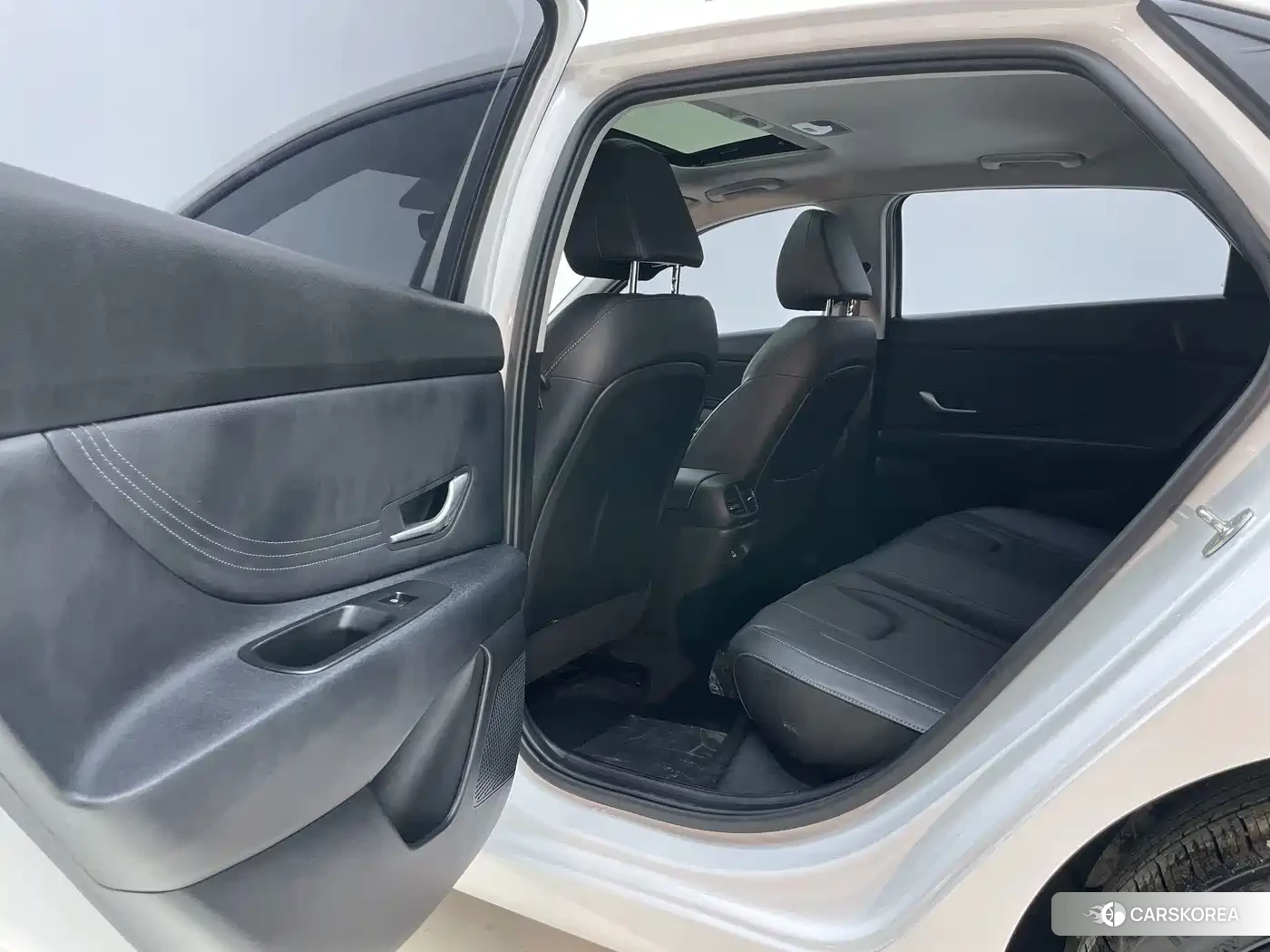 Hyundai Elantra 2022 Белый из Китая, фото 6