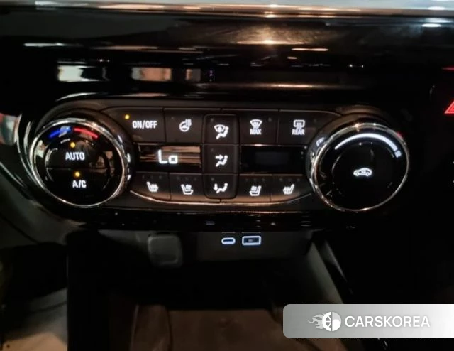 Chevrolet (GM Daewoo) Trax Crossover 2024 Черный из Кореи, фото 6