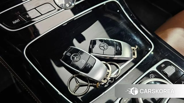 Mercedes-Benz E-Class W213 2018 Белый из Кореи, фото 6