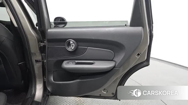 Mini Cooper D Clubman 2019 Песочный из Кореи, фото 6