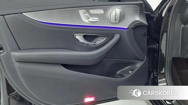 Mercedes-Benz E-Class W213 2022 Черный из Кореи, фото 6