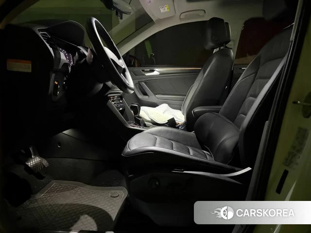 Volkswagen Tiguan second Generation 2021 Белый из Кореи, фото 6
