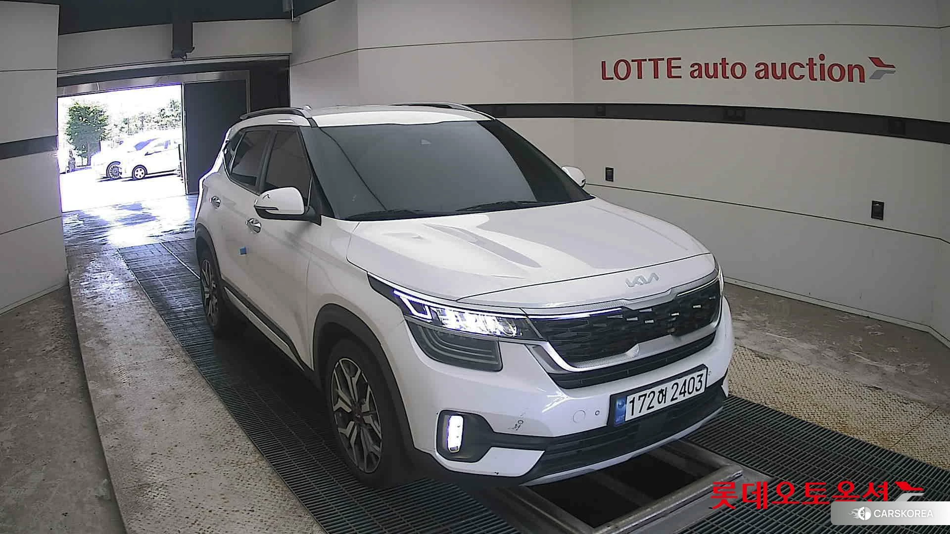 Kia Seltos 2023 Snow White Pearl из Кореи, фото 6