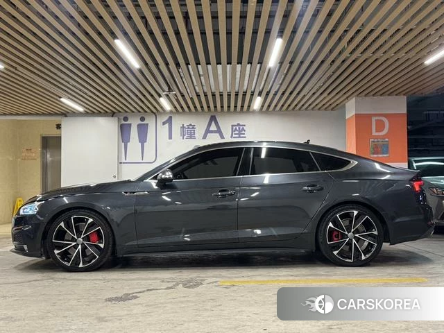 Audi A5 2019 Темно-серый из Китая, фото 6