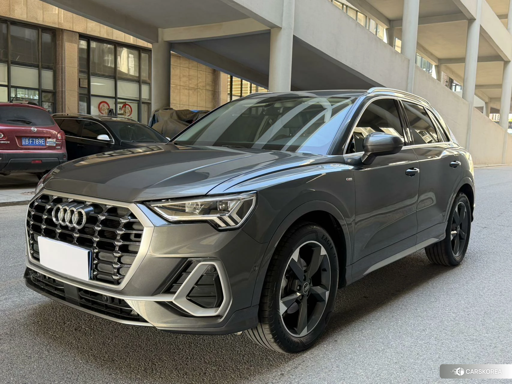 Audi Q3 2021 Темно-серый из Китая, фото 6