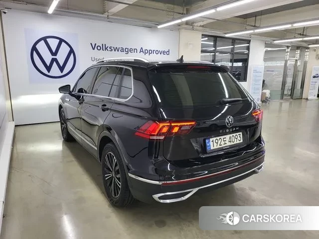 Volkswagen Tiguan second Generation 2021 Черный из Кореи, фото 6