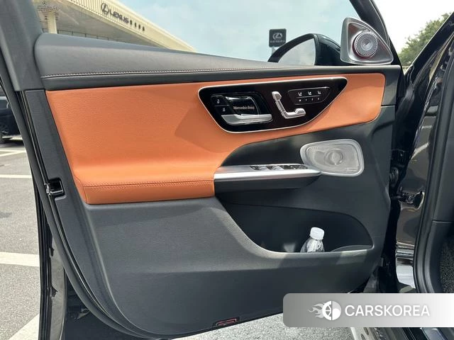 Mercedes-Benz GLC 2024 Черный из Китая, фото 6
