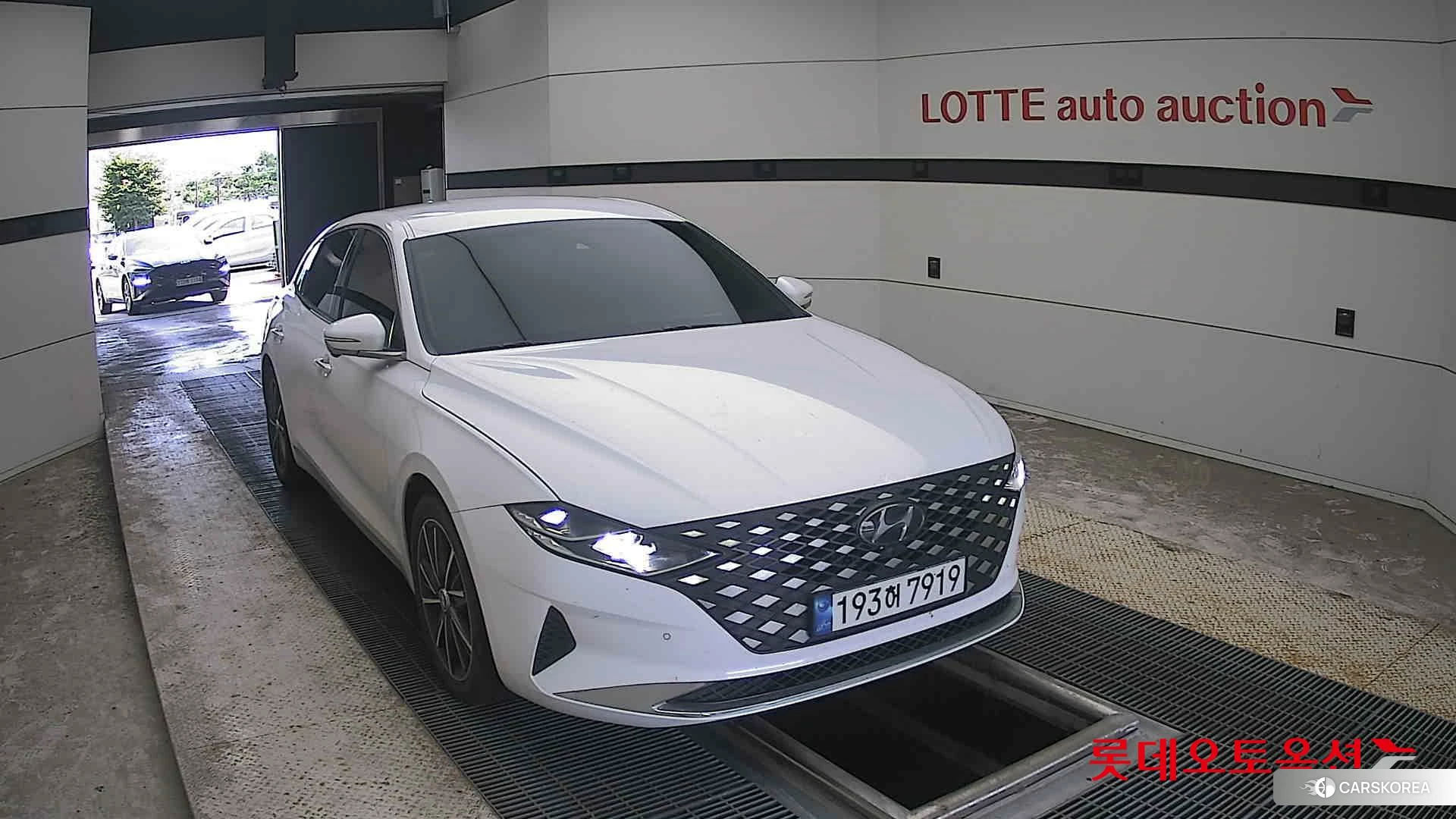 Hyundai Grandeur 2023 Serenity White Pearl (Optional addition) из Кореи, фото 6