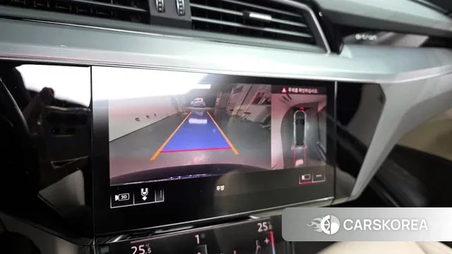 Audi e-Tron 2020 Синий из Кореи, фото 6