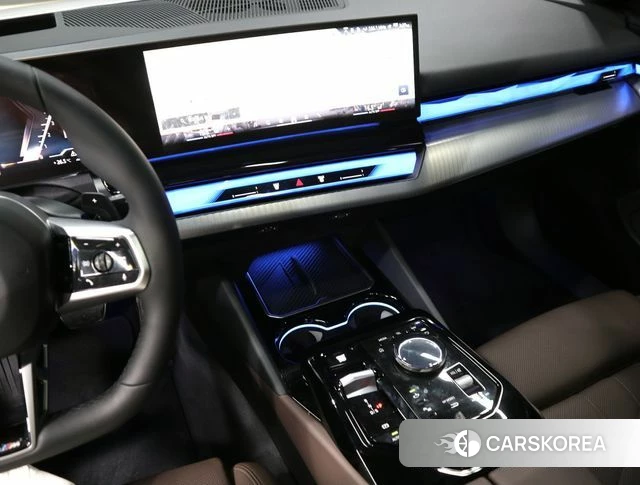 BMW 5 Series (G60) 2025 Белый из Кореи, фото 6