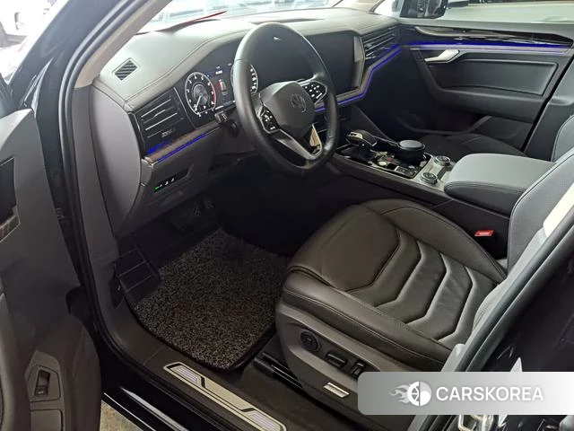 Volkswagen Touareg 2021 Черный из Китая, фото 6